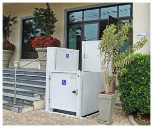 Plataforma vertical acionamento elétrico